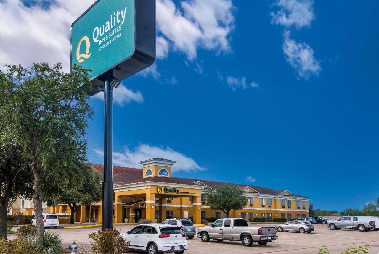Hotel Quality & - Granbury