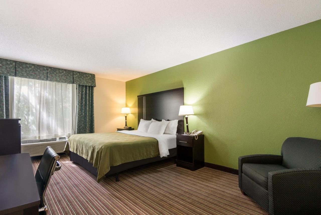 Hotel Quality & - Granbury