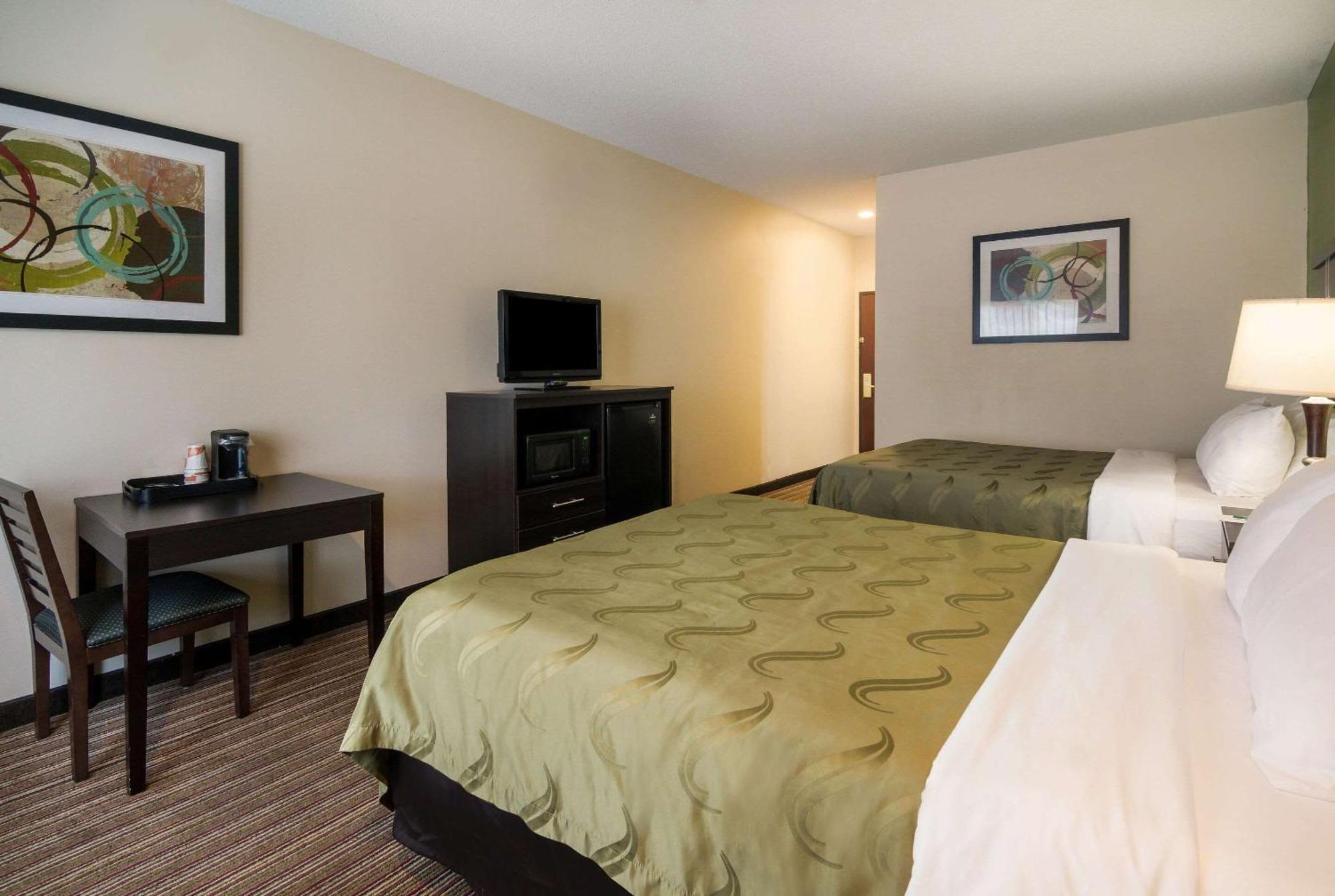 Hotel Quality & - Granbury