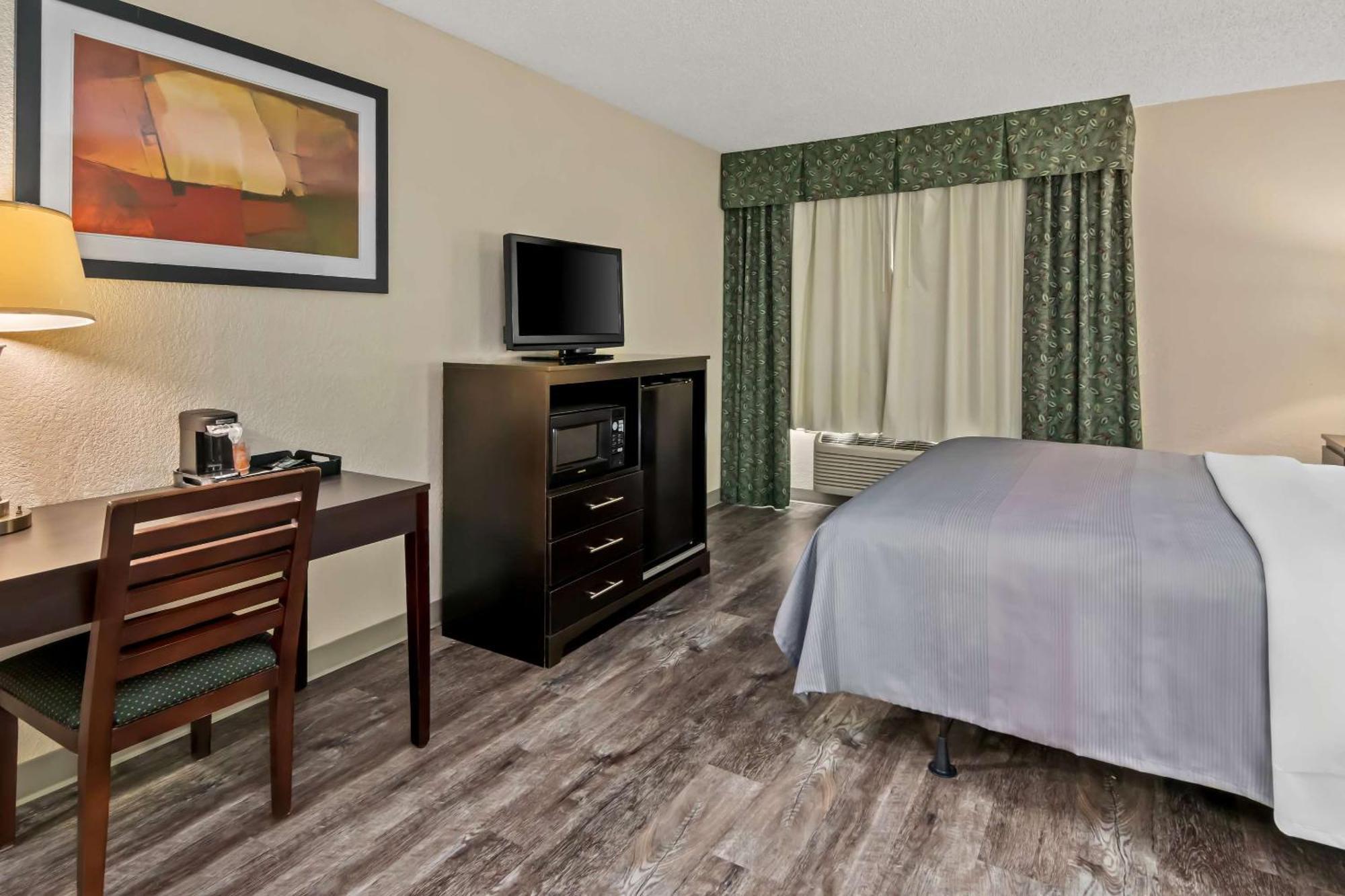 Hotel Quality & - Granbury